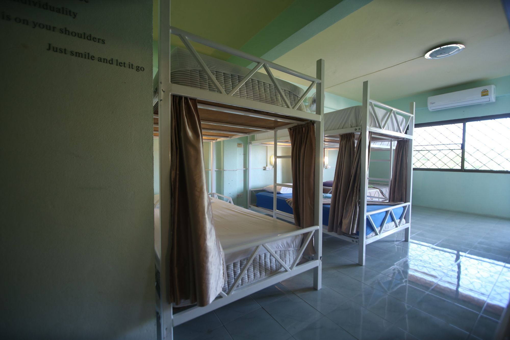 Cube Hostel Krabi Exterior photo